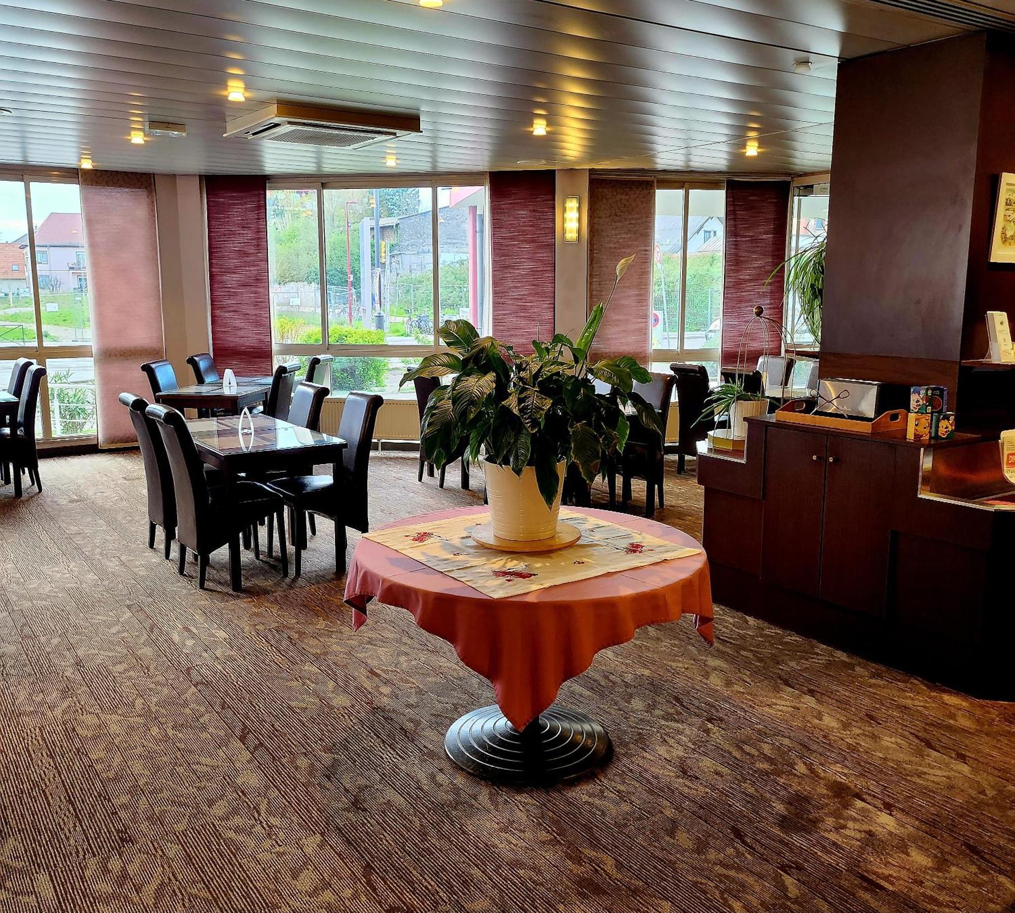 The Originals City, Hotel Le Forum, Strasbourg Nord Schiltigheim Exterior photo